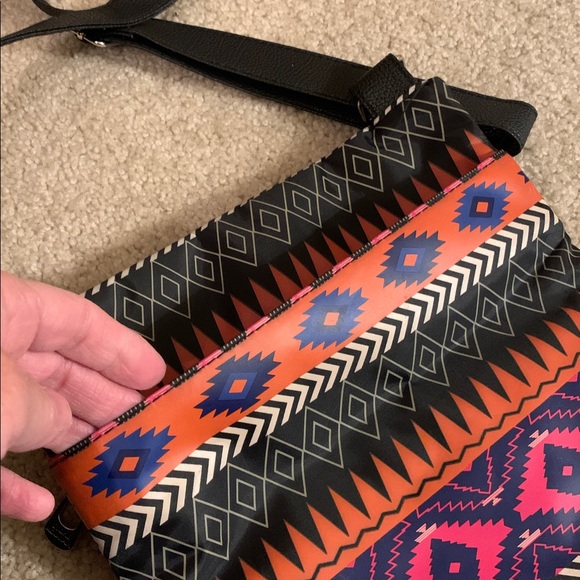 Stone Mountain Vibrant Patterned Shoulder/Crossbody Bag - NWT - Picture 9 of 16